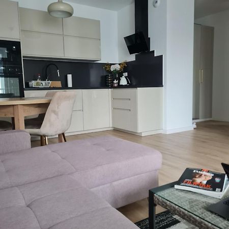 Airport Apartment ワルシャワ エクステリア 写真